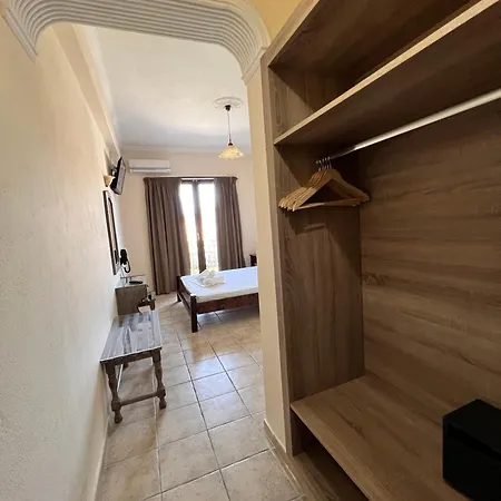 Xanemos Aparthotel 3*